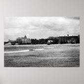 Honolulu, HA - Uitzicht van Moana & Royal Hawaiian Poster (Voorkant)