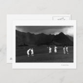 Honolulu, Hawaii - Golfers spelen op het plattelan Briefkaart (Voorkant / Achterkant)