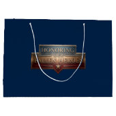 Honoring Our Fallen Heroes / Bolsa de Regalo Groot Cadeauzakje (Achterkant)