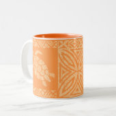 Honu Zee Turtle Hawaiian Tapa-Papaya Tweekleurige Koffiemok (Voorkant links)