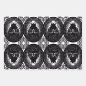 Hooded Figuur in Zwart & Wit Inpakpapier Vel (Voorkant)