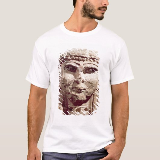 Hoofd van de godin Ishtar, uit Amman, Jordanië T-shirt (Voorkant)