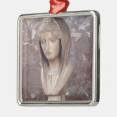 Hoofd van de vrouw bekend als Aspasia of Miletos Metalen Ornament (Links)