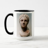 Hoofd van een godin, 4e eeuw voor Christus. Mok (Links)