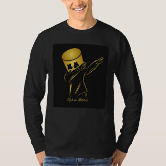 Hoog op attitude in zwart t- shirt