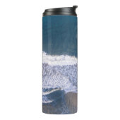 HOOGANGSFOTOGRAFIE VAN BEACH SHORE THERMOSBEKER (Gedraaid links)