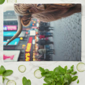 Hoogland Koe in Times Square Theedoek (Gevouwen)