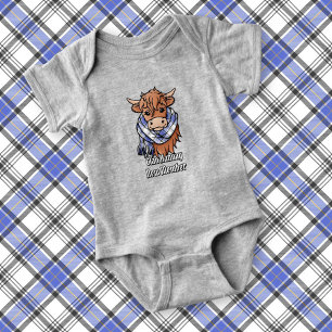 Hoogland Koe met Hannay Tartan Sjaal Romper