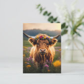 Hoogland Koe met kleurrijke bloemkroon Briefkaart (Staand voorkant)