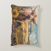 Hoogland Koe Oude Gele Vrachtwagen Zonnebloem Land Accent Kussen (Achterkant (Verticaal))