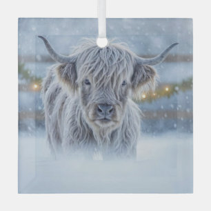 Hooglandkalf in het besneeuwde land Schattig Glas Ornament