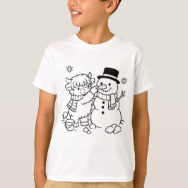 Hooglandkoe Bouwt een Sneeuwman T-shirt