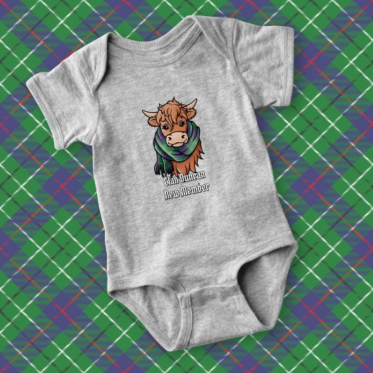 Hooglandkoe met Duncan Tartan Sjaal Romper