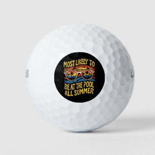 Hoogstwaarschijnlijk de hele zomer bij het zwembad golfballen
