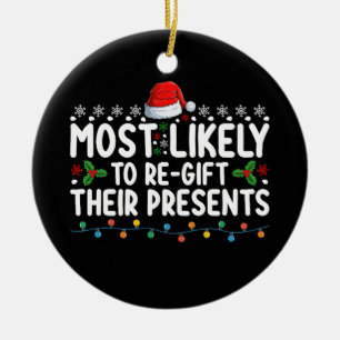 Hoogstwaarschijnlijk hun kerstcadeaus door te geve keramisch ornament