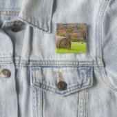 Hooibalen en herfst op boerderij; vierkante button 5,1 cm (In situ)