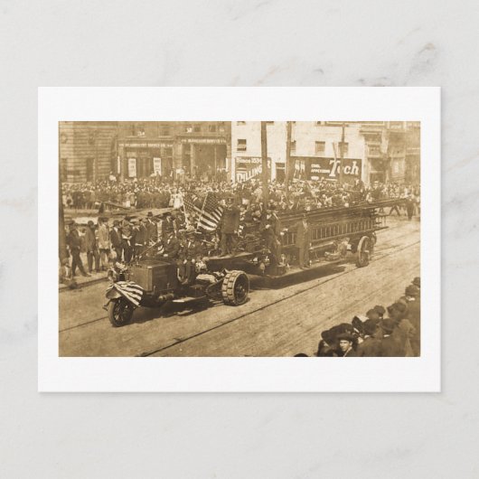 Hook en Ladder over de parade - Vinatge Briefkaart (Voorkant)