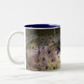 Hookt op vliegen - BRFFF-koffie-Mok Tweekleurige Koffiemok (Links)