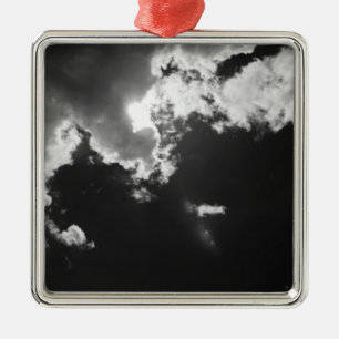 Hoop in de zilveren rand van de wolken. metalen ornament