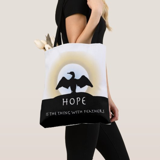 Hoop is het ding met tas veren (Dichtbij)