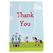 Hoor Ye Brunette Cute Knight Birthday Party Medium Cadeauzakje (Achterkant)