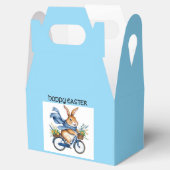 hoppige paashaas op blauwe fiets bedankdoosjes (Geopend)