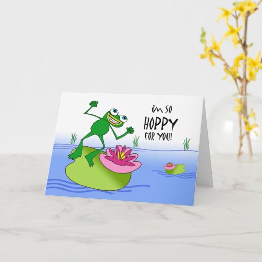 Hoppy Birthday, Happy and Funny Frog op Lily Pad Kaart (Gele Bloem)