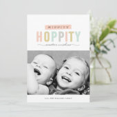 Hoppy Easter | Fotopaaskaart Feestdagenkaart (Staand voorkant)