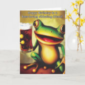 Hoppy Verjaardag! Grappige Kikker Holding Bierglas Kaart (Gele Bloem)