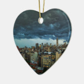 Horizon NYC: Enge massieve derechoonweerswolk Keramisch Ornament (Links)