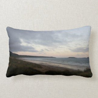 Horizon van Gower Beach Cushion Kussen