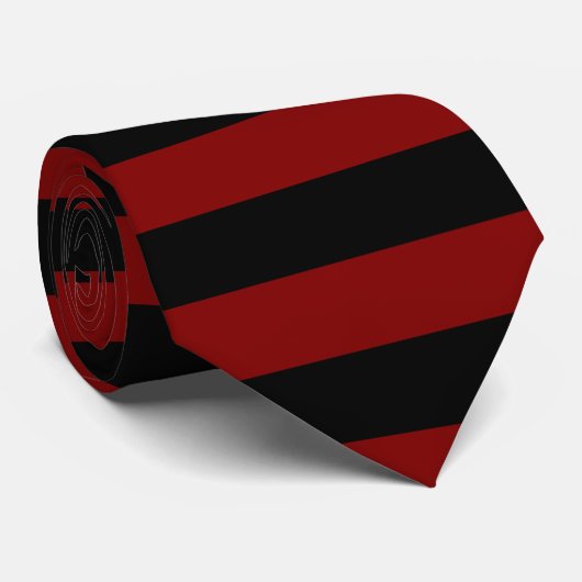 Horizontaal gestreept net en zwart stropdas (Opgerold)