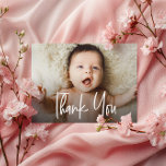 Horizontale Baby Foto Modern Handlettering script Bedankkaart<br><div class="desc">Druk uw dankbaarheid in stijl met deze Gepersonaliseerde Baby shower Dank u Kaarten. Deze kaarten zijn niet alleen tonen van waardering; ze zijn een gepersonaliseerde en oprechte manier om je familie en vrienden te bedanken die je hebben bedolven onder liefde tijdens deze speciale tijd. Met een modern en uniek "Thank...</div>