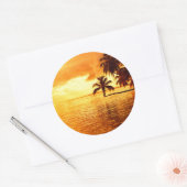 Horizontale palmboom zonsondergang ronde sticker (Envelop)