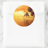 Horizontale palmboom zonsondergang ronde sticker (Tas)