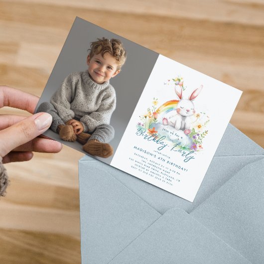 Horizontale Schattigee Witte Konijn en Regenboog V Kaart