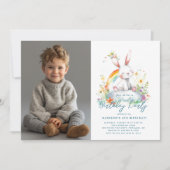 Horizontale Schattigee Witte Konijn en Regenboog V Kaart (Voorkant)