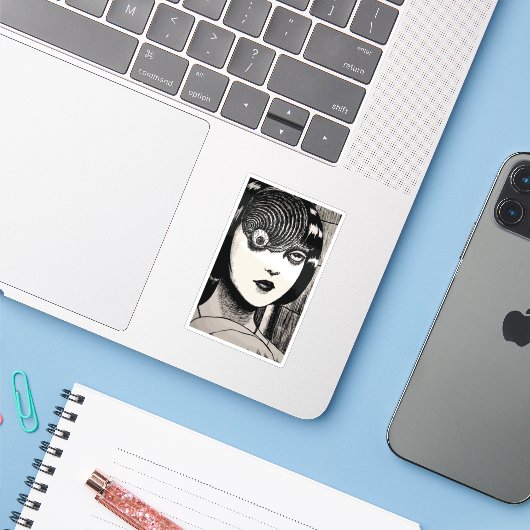 Horror anime girl  sticker (Laptop met iPhone)