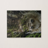 Horror Creepy Doll in het bos Legpuzzel (Horizontaal)