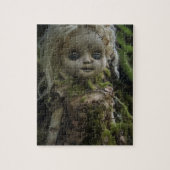 Horror Creepy Doll in het bos Legpuzzel (Verticaal)
