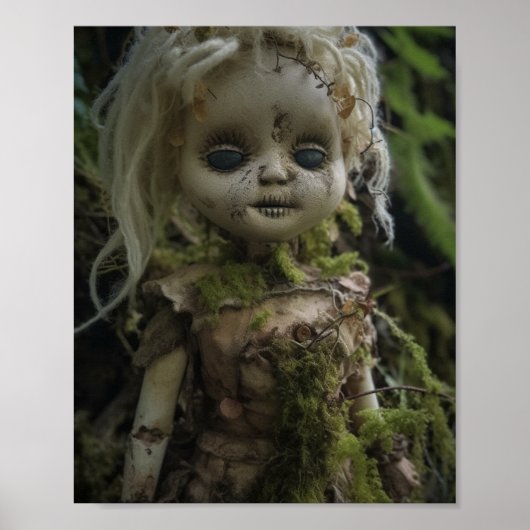 Horror Creepy Doll in het bos Poster (Voorkant)