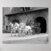 Horse Drawn Fire Engine, 1922.  foto Poster (Voorkant)