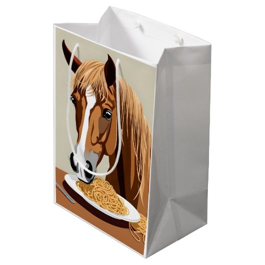 horse eating spaghetti medium cadeauzakje (Achterkant Gekanteld)