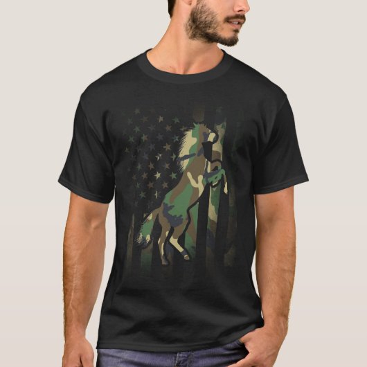 Horse Gift Camo American Flag USA Army T-Shirt (Voorkant)