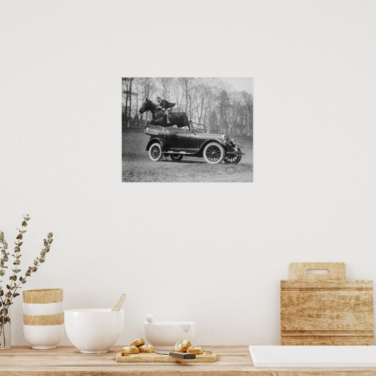 Horse Jumping Over Car, 1923.  foto Poster (Keuken)