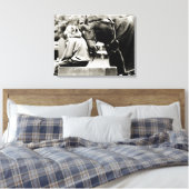Horse Snuggles Canvas Afdruk (Insitu (Slaapkamer))
