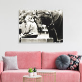 Horse Snuggles Canvas Afdruk (Insitu (Woonkamer))