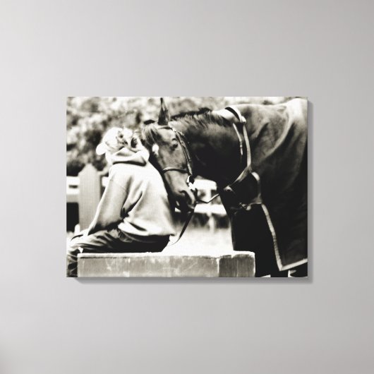 Horse Snuggles Canvas Afdruk (Voorkant)