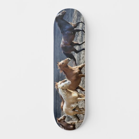 Horses Galloping in Surf Skateboard (Voorkant)