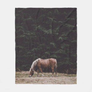 HORSZORG IN DE VORM VAN CONIFERS FLEECE DEKEN